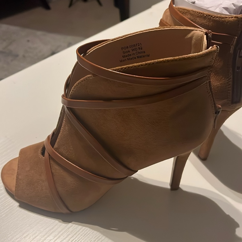 Journee Collection Samara Booties - Picture 3 of 5